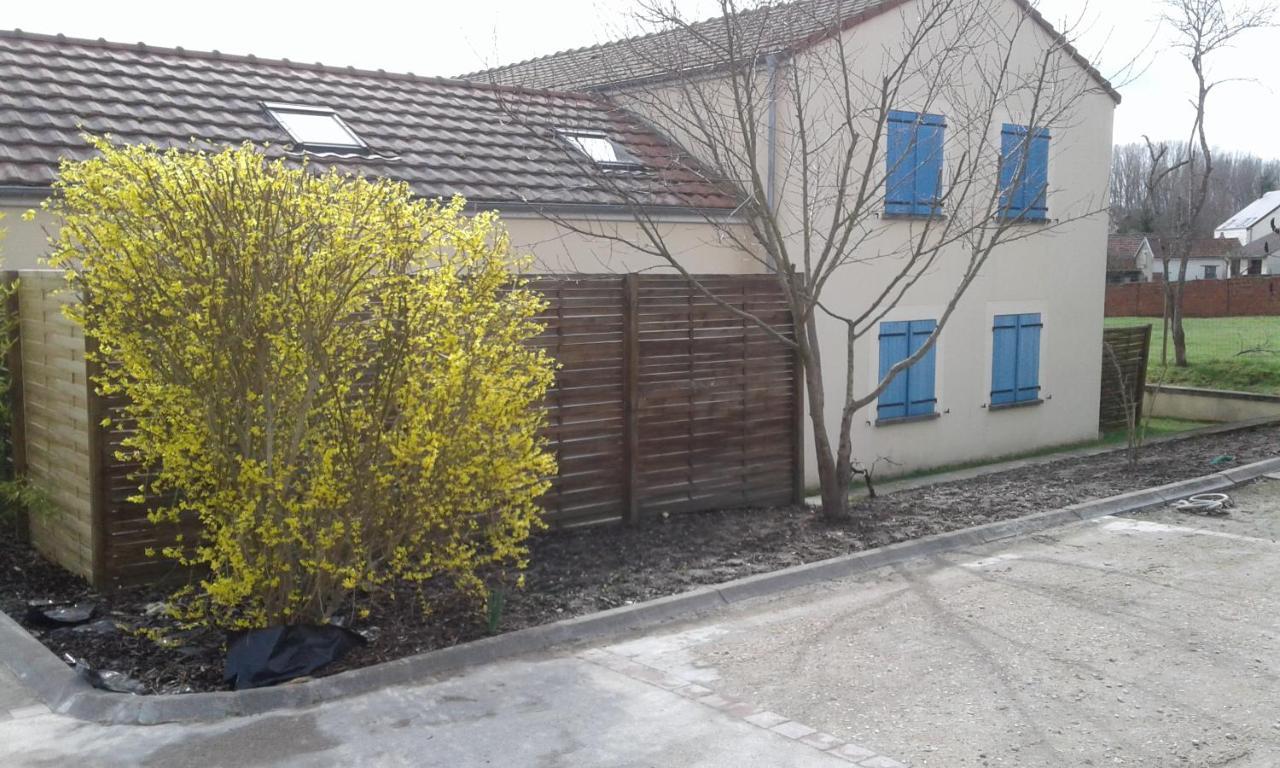 Les Champs Appartement Cernoy-en-Berry Buitenkant foto
