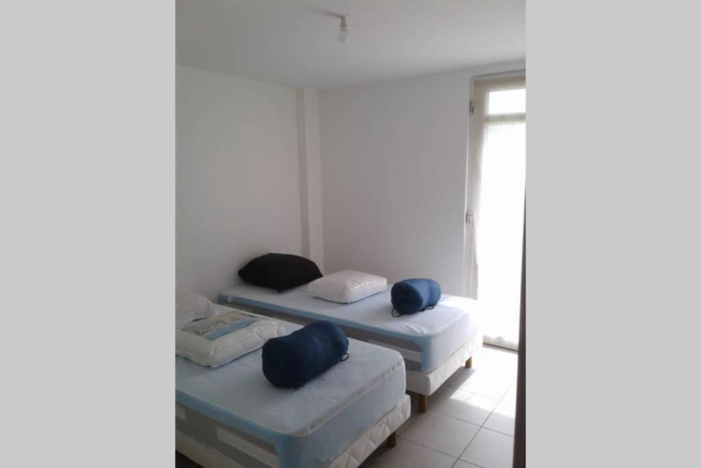Les Champs Appartement Cernoy-en-Berry Buitenkant foto